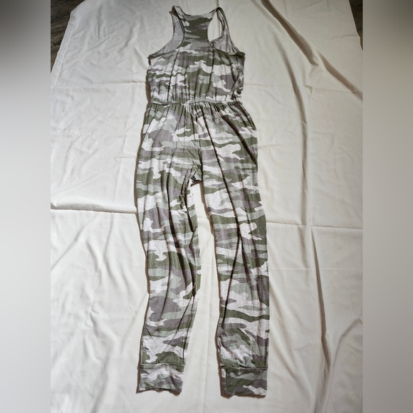 Aerie camo jumpsuit - Picture 4 of 11